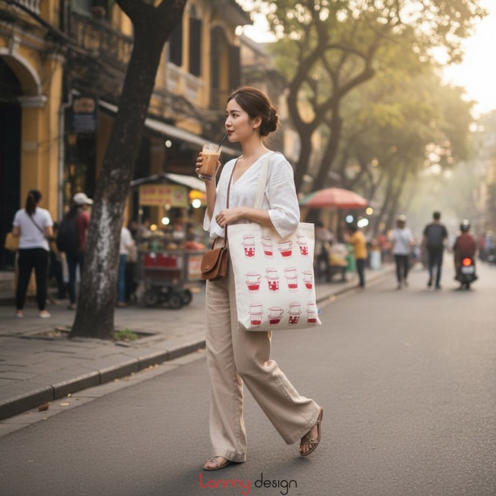 Tote bag printed with cafe pattern